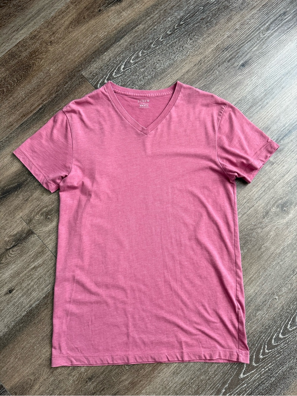 J. Crew Men's V-Neck Tee in Dusty Rose Size S
